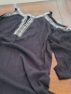 Time and Tru Black Long Sleeve Cold-Shoulder Dress with White Embroidery